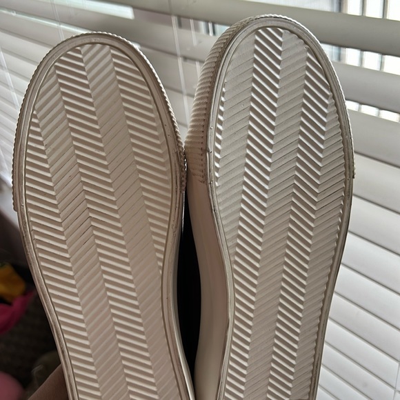 RALPH LAUREN SUEDE SNEAKERS SHOES SIZE 7 BRAND NEW - Picture 9 of 9